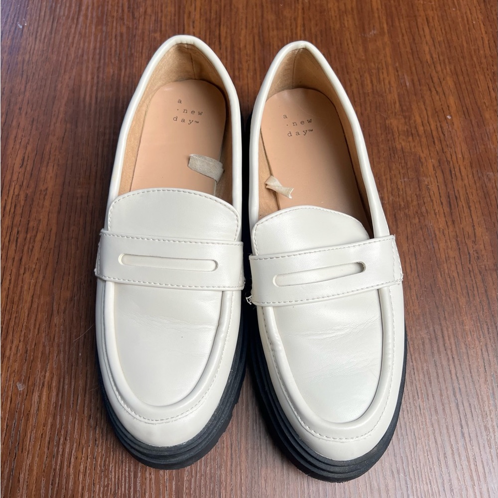 A New Day Women's Cream Loafers